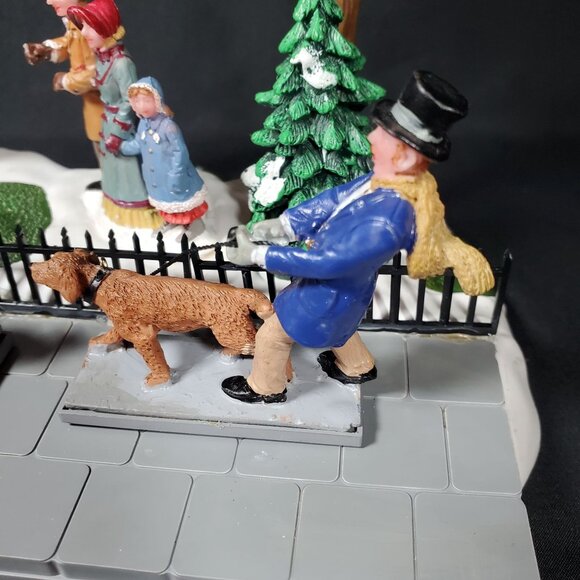 Lemax Paris Marcher Animated Christmas Village Scene Dog Walkers Display Only - Picture 6 of 16